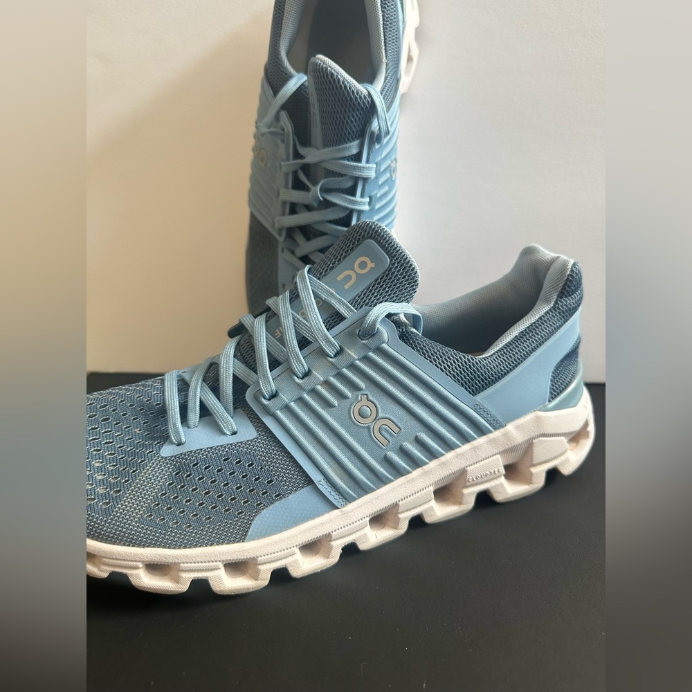 On Cloudswift womens 11 Athletic Running SNEAKERS ON CLOUD Helion SWISS blue